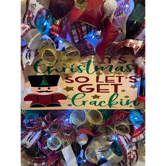 Christmas Nutcracker Holiday Ribbon Door Wreath Handmade 22 ins LED W3 - Picture 6 of 12